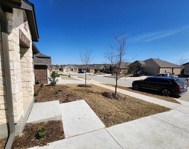 3812 Chalk Hill Avenue - Photo Thumbnail 21