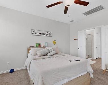 423 Pepperbark Avenue - Photo Thumbnail 23