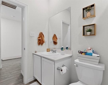 423 Pepperbark Avenue - Photo Thumbnail 20