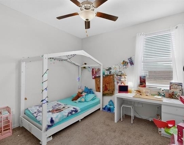 423 Pepperbark Avenue - Photo Thumbnail 29
