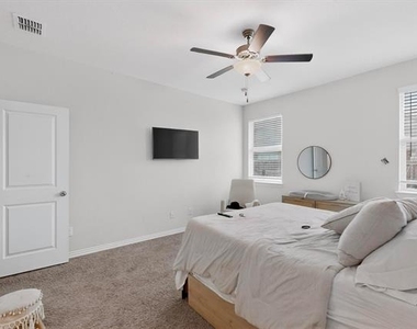 423 Pepperbark Avenue - Photo Thumbnail 25
