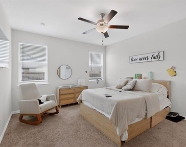 423 Pepperbark Avenue - Photo Thumbnail 22