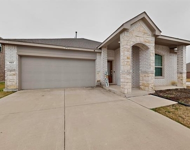 423 Pepperbark Avenue - Photo Thumbnail 3