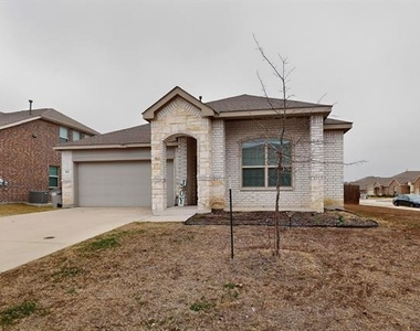423 Pepperbark Avenue - Photo Thumbnail 2