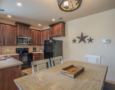 6801 Sandshell Boulevard - Photo Thumbnail 6