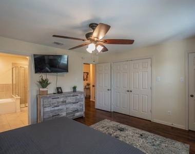 6801 Sandshell Boulevard - Photo Thumbnail 12
