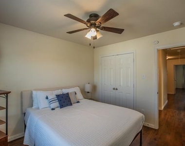 6801 Sandshell Boulevard - Photo Thumbnail 25