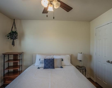 6801 Sandshell Boulevard - Photo Thumbnail 24