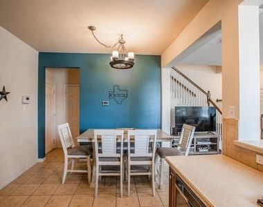 6801 Sandshell Boulevard - Photo Thumbnail 8