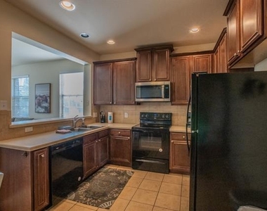 6801 Sandshell Boulevard - Photo Thumbnail 9