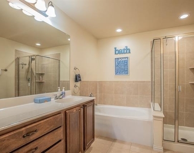 6801 Sandshell Boulevard - Photo Thumbnail 16