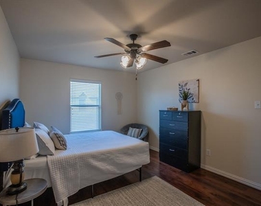 6801 Sandshell Boulevard - Photo Thumbnail 21