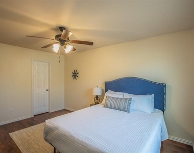6801 Sandshell Boulevard - Photo Thumbnail 22