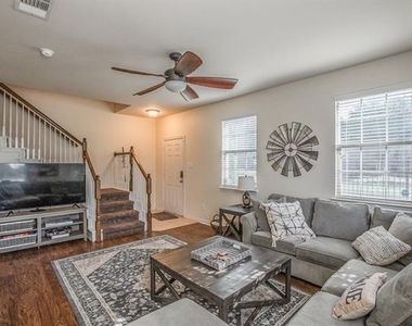 6801 Sandshell Boulevard - Photo Thumbnail 4