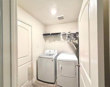 13604 Mineral Road - Photo Thumbnail 15