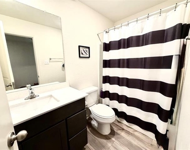 13604 Mineral Road - Photo Thumbnail 17