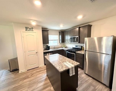 13604 Mineral Road - Photo Thumbnail 5