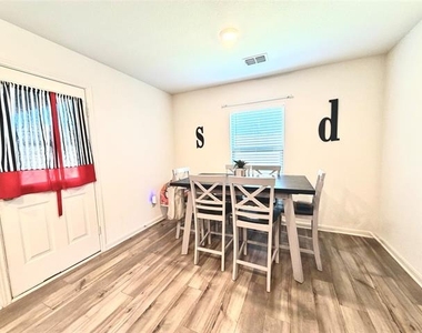 13604 Mineral Road - Photo Thumbnail 6