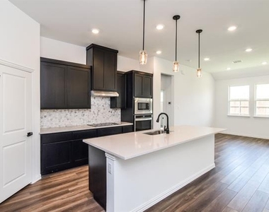 508 Virginia Way - Photo Thumbnail 4