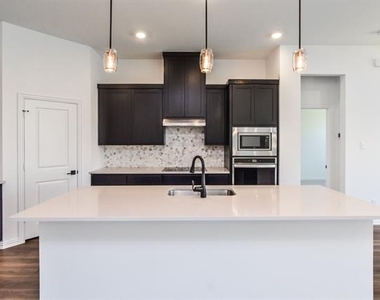 508 Virginia Way - Photo Thumbnail 5