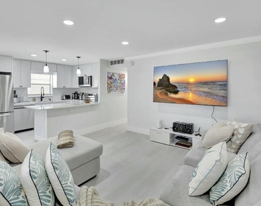581 Monaco Boulevard - Photo Thumbnail 7