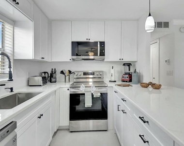 581 Monaco Boulevard - Photo Thumbnail 10