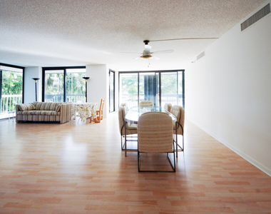 2450 Presidential Way - Photo Thumbnail 12