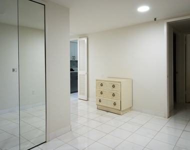 2450 Presidential Way - Photo Thumbnail 2