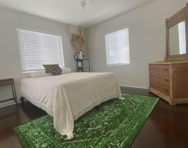 607 N L Street - Photo Thumbnail 10
