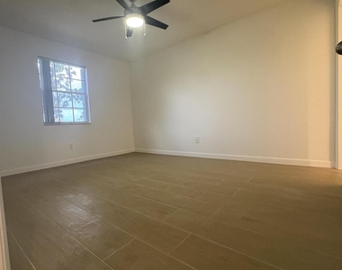661 Waterside Drive - Photo Thumbnail 7