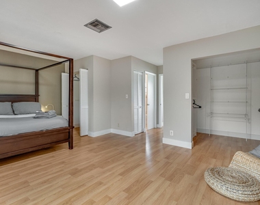 2530 Ne 9th Street - Photo Thumbnail 20