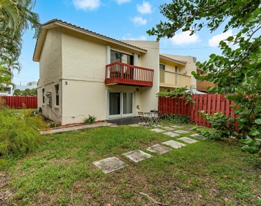 2530 Ne 9th Street - Photo Thumbnail 24