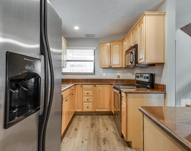 2530 Ne 9th Street - Photo Thumbnail 13