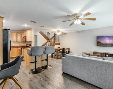 2530 Ne 9th Street - Photo Thumbnail 7