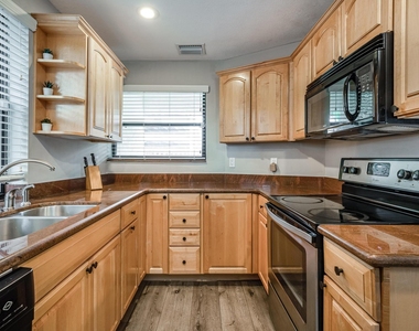 2530 Ne 9th Street - Photo Thumbnail 14