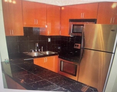 4051 Ne 13th Avenue - Photo Thumbnail 4