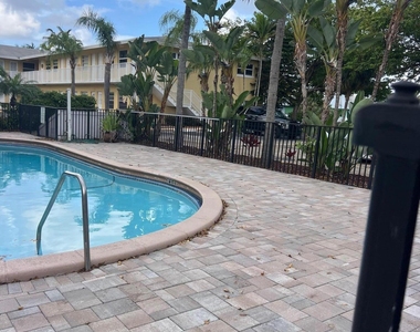 4051 Ne 13th Avenue - Photo Thumbnail 1