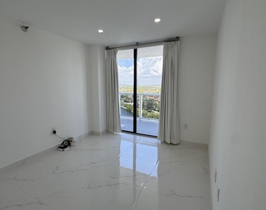 20515 E Country Club Drive - Photo Thumbnail 24