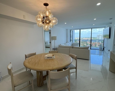 20515 E Country Club Drive - Photo Thumbnail 9