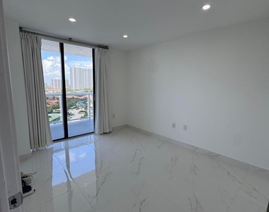 20515 E Country Club Drive - Photo Thumbnail 23