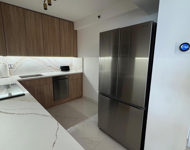 20515 E Country Club Drive - Photo Thumbnail 7