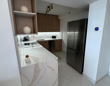 20515 E Country Club Drive - Photo Thumbnail 5