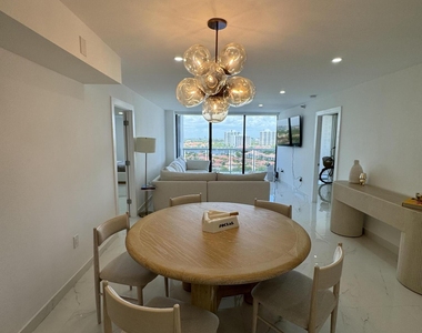 20515 E Country Club Drive - Photo Thumbnail 8