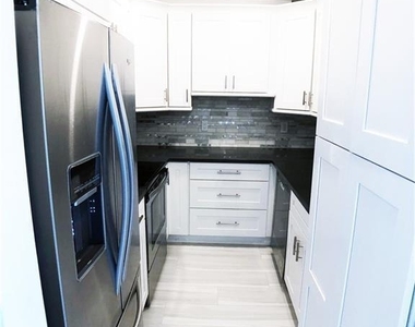 6521 Bay Club Drive - Photo Thumbnail 20