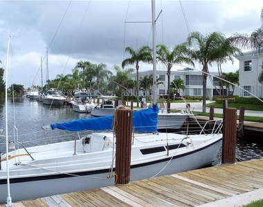 6521 Bay Club Drive - Photo Thumbnail 2