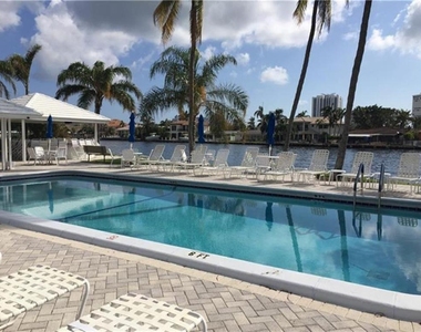 6521 Bay Club Drive - Photo Thumbnail 5
