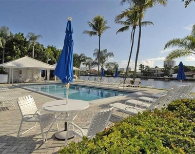 6521 Bay Club Drive - Photo Thumbnail 4