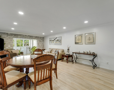 14849 Cumberland Drive - Photo Thumbnail 3