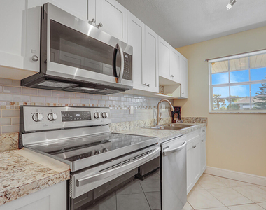 404 Sandpiper Drive - Photo Thumbnail 12