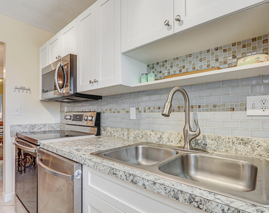 404 Sandpiper Drive - Photo Thumbnail 13